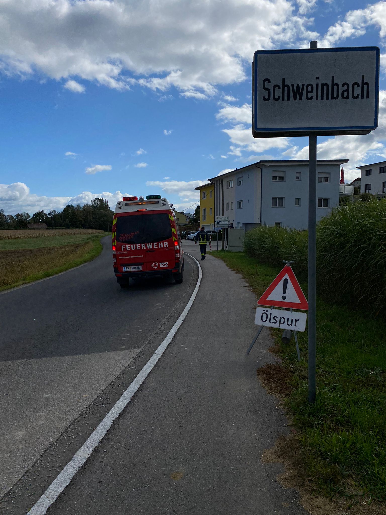 03.10.2022 - EINSATZ (Nr.1): Sieben Kilometer Ölspur von Simling bis Amberg