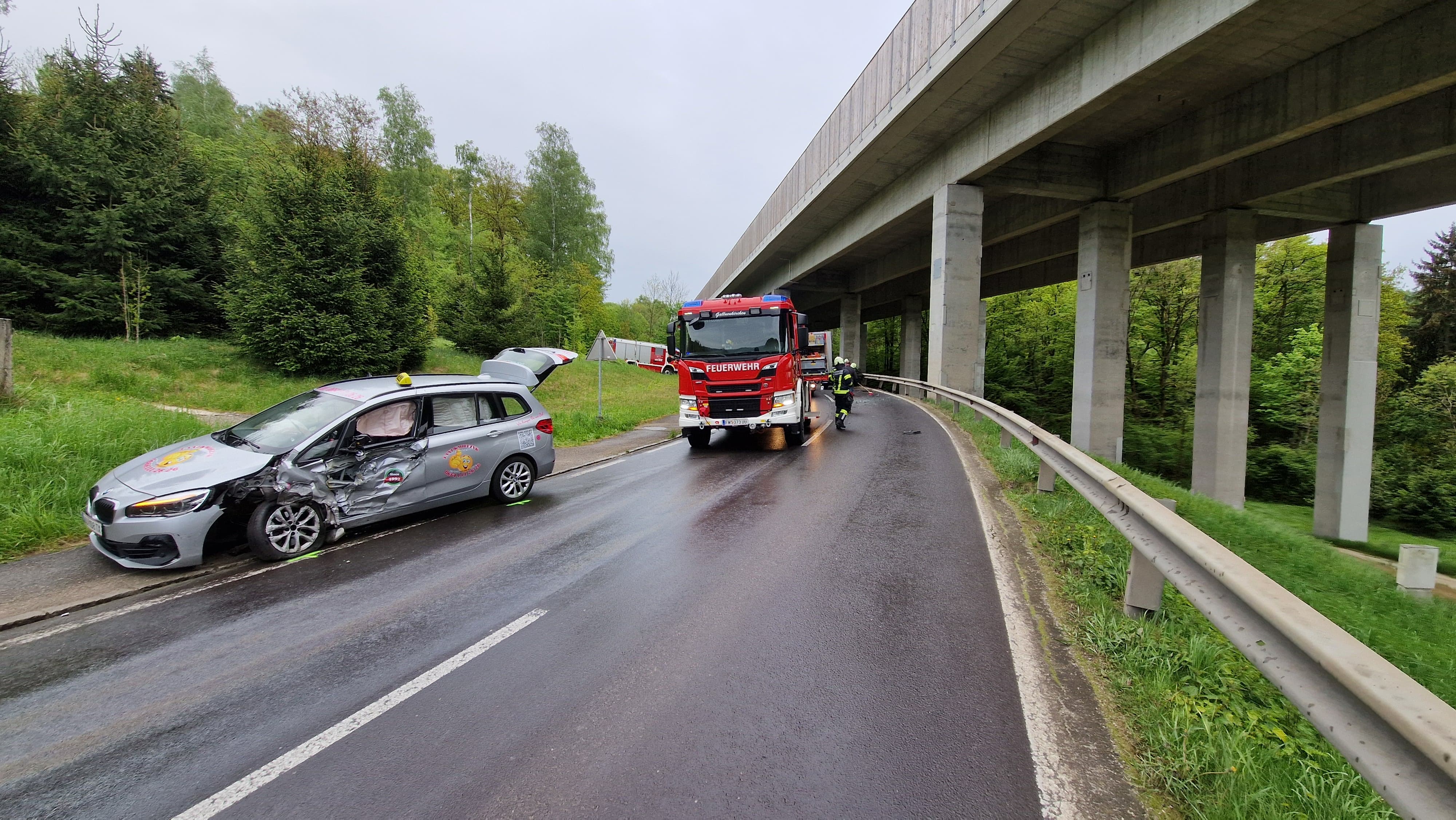 23.04.2024 - EINSATZ: Ölspur auf B125 löst schweren Verkehrsunfall aus