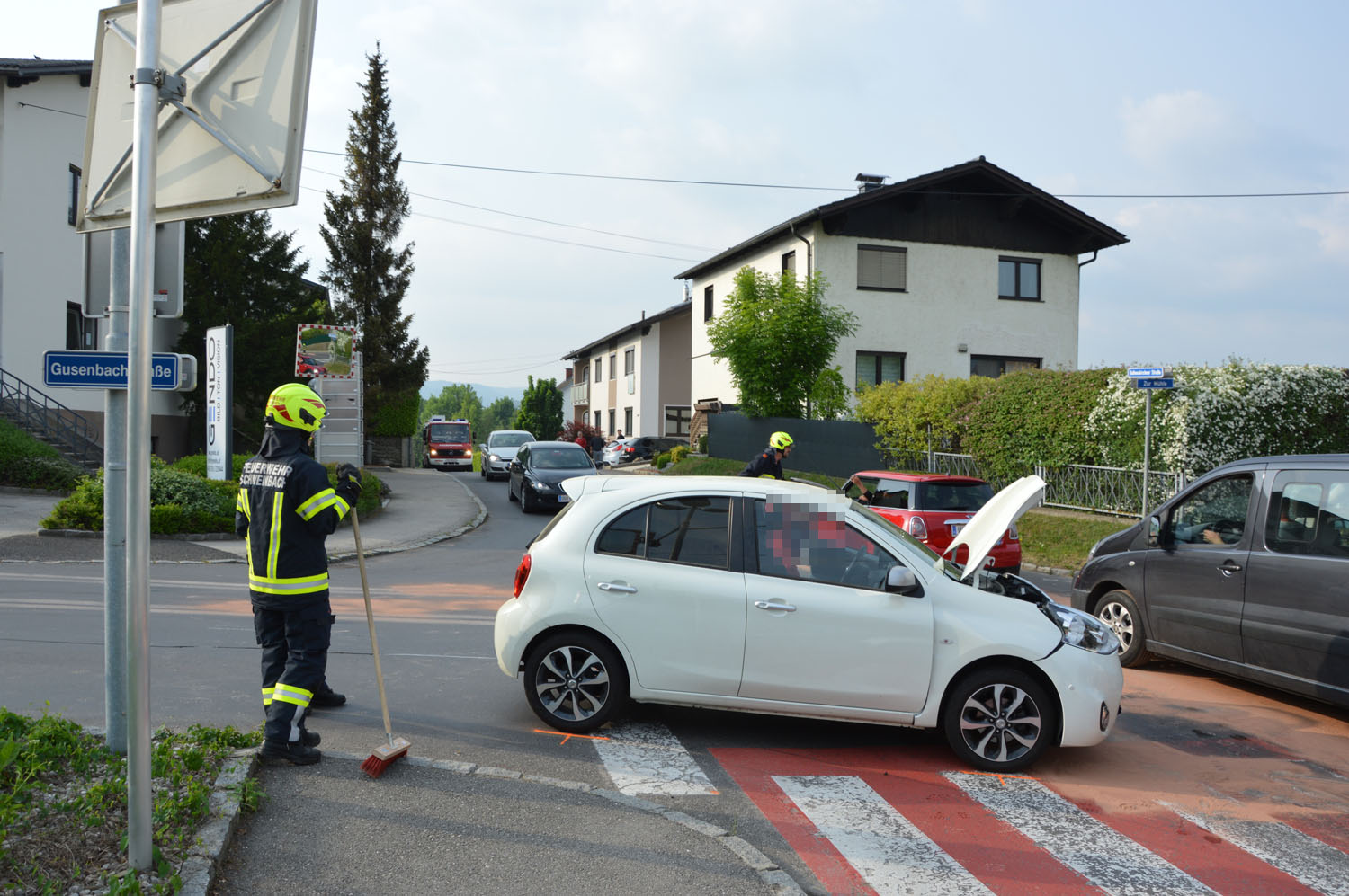 04.05.2018 - EINSATZ: Zwei Kleinkinder bei Unfall verletzt