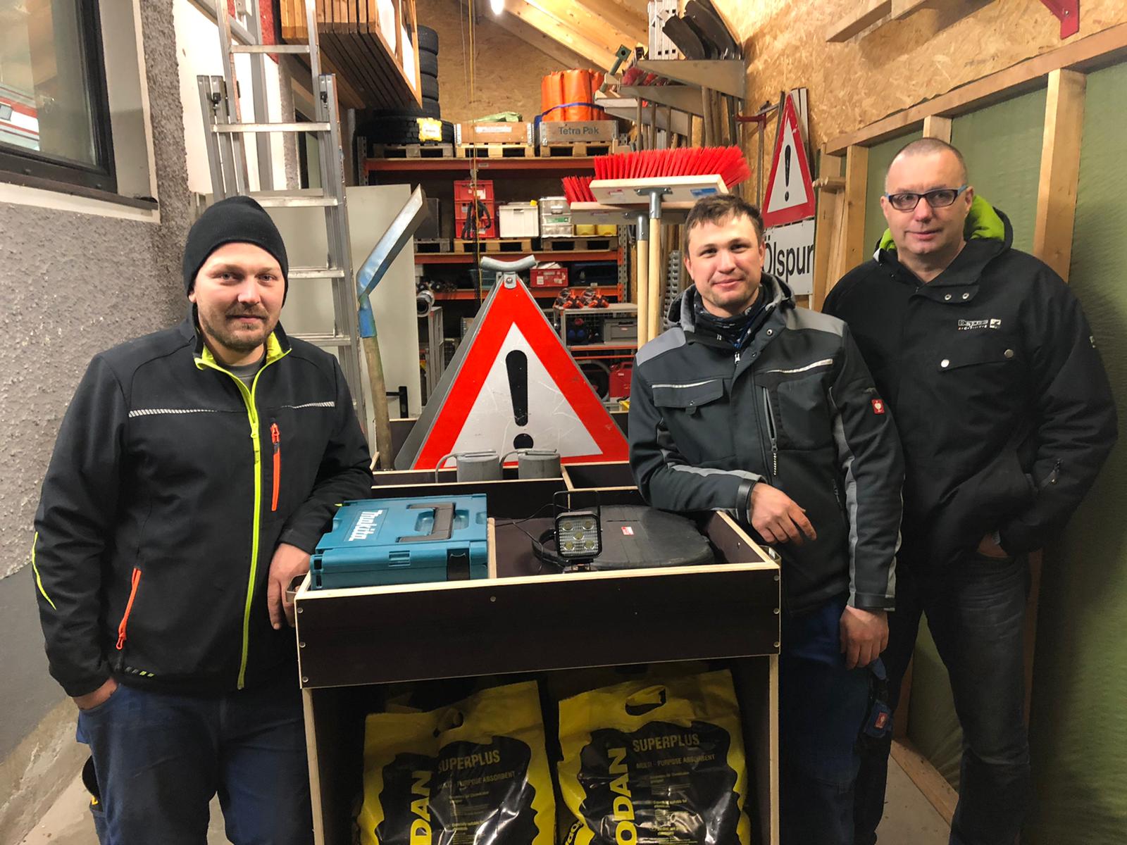 Marke Eigenbau: Container Schadstoff-Ölspur 