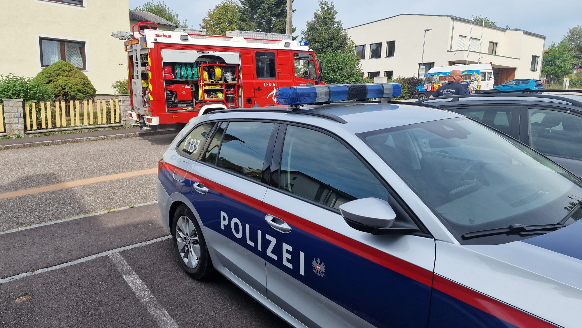 18.08.2022 - EINSATZ: Ölaustritt bei Pkw im Mitterweg