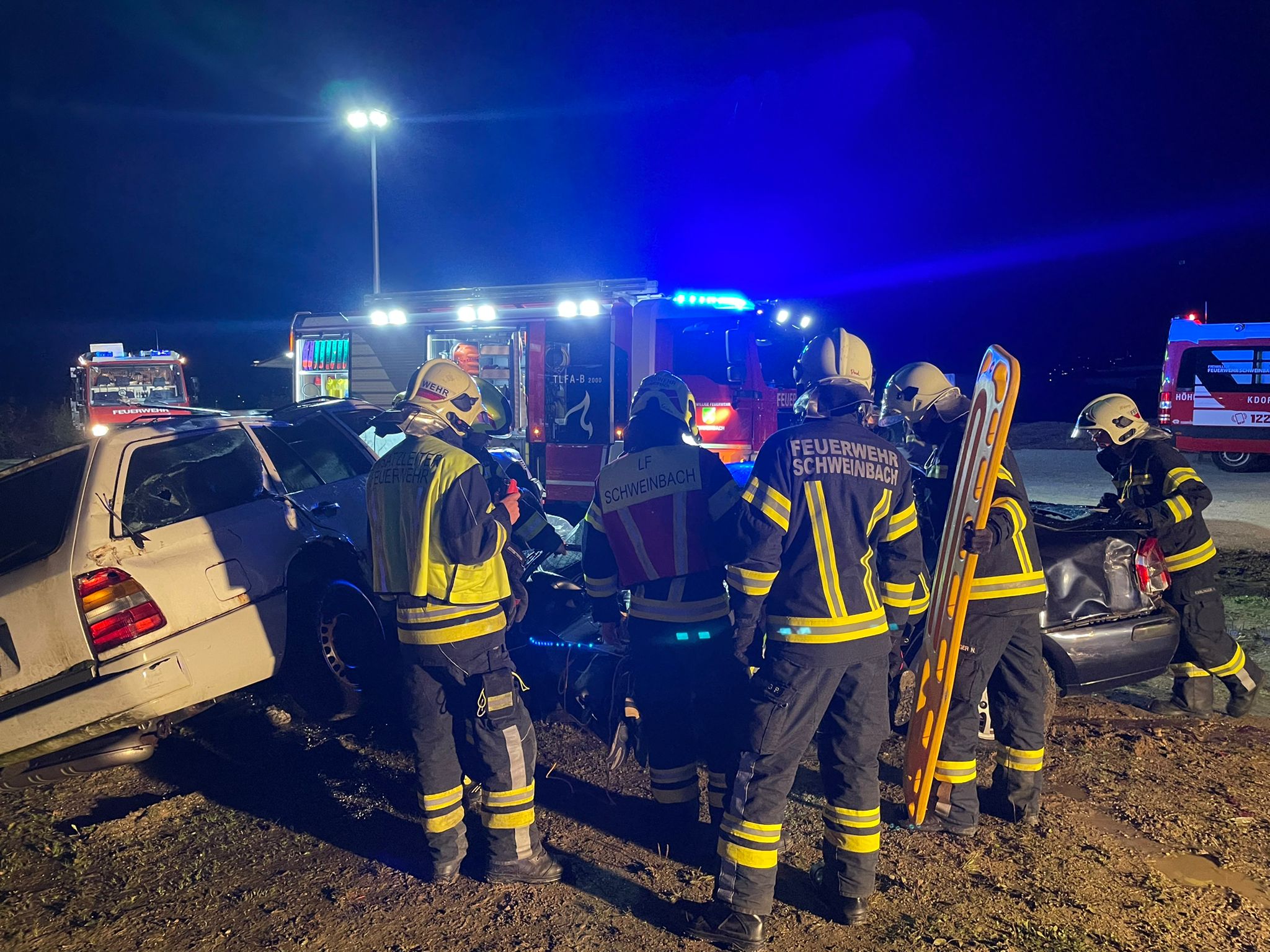 02.11.2022 - Einsatzübung "Verkehrsunfall mit eingeklemmter Person"