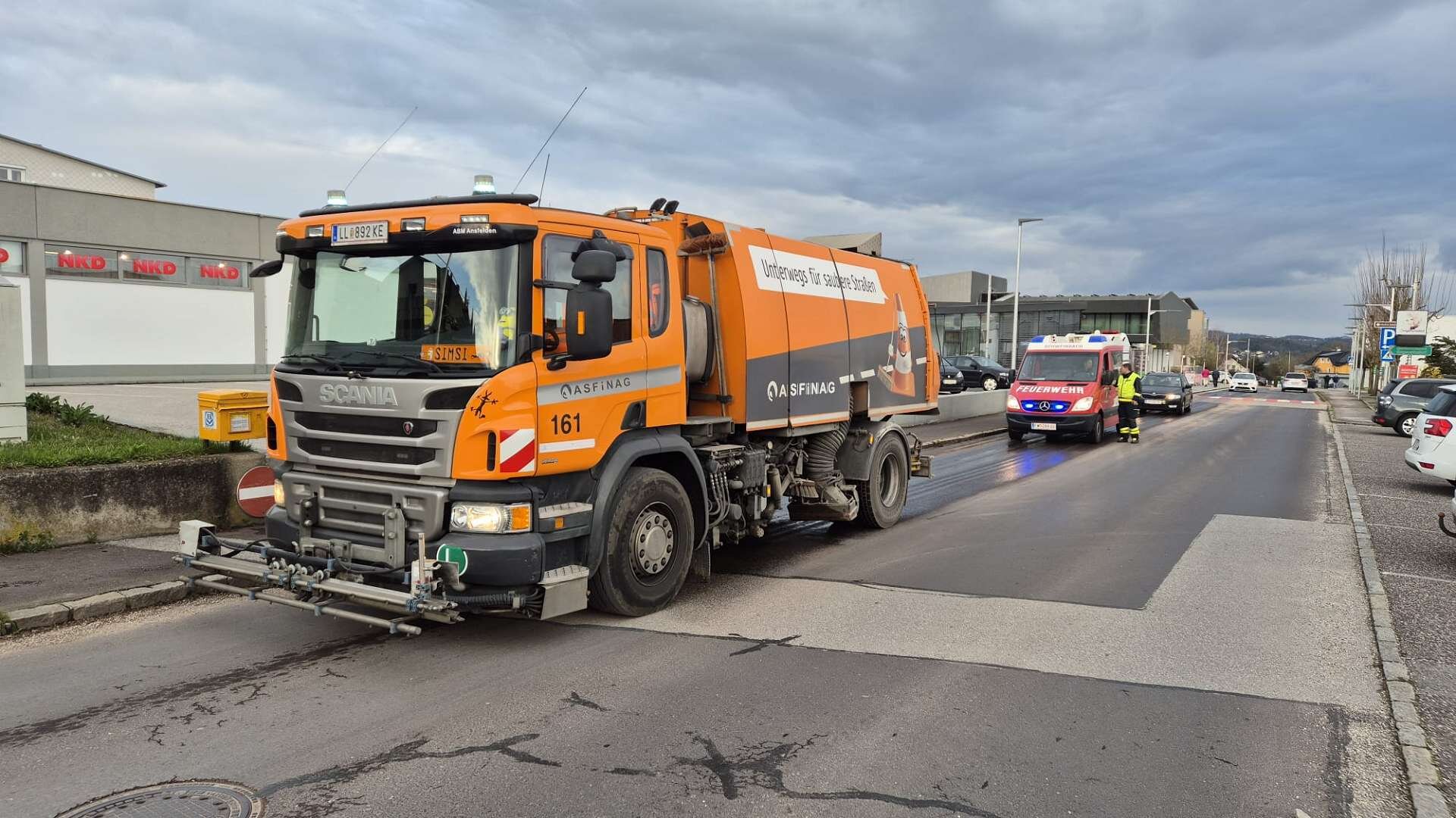 12.03.2024 - EINSATZ: Massive Ölspur quer durch Schweinbach