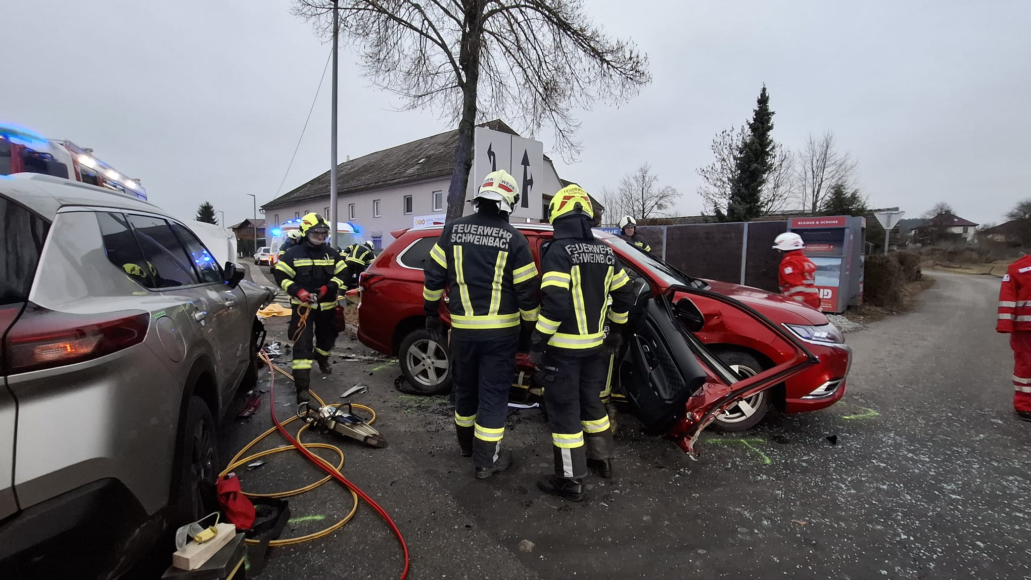 02.12.2025 - EINSATZ: Verkehrsunfall in Engerwitzdorf