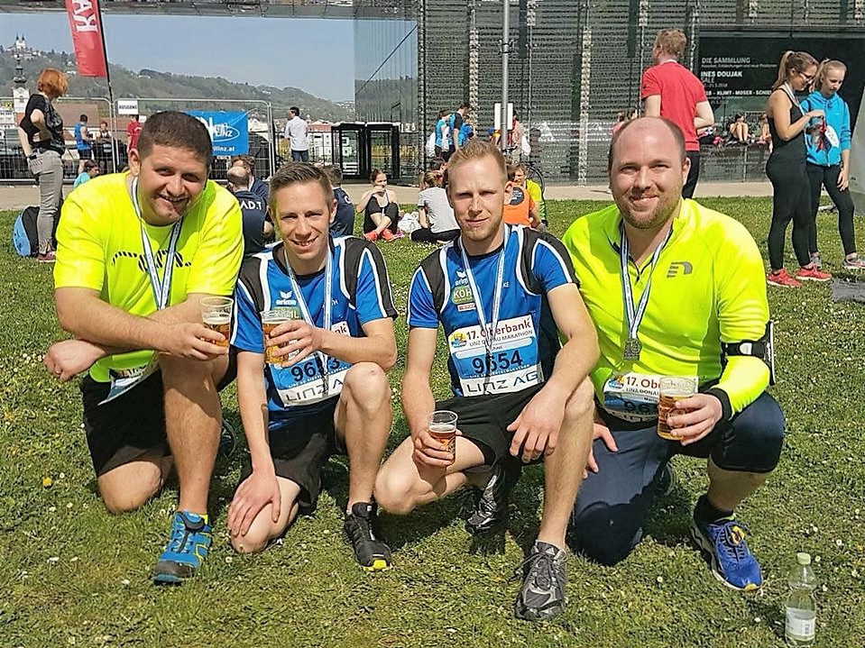15.04.2018 - Linz Marathon 2018 Feuerwehr läuft...